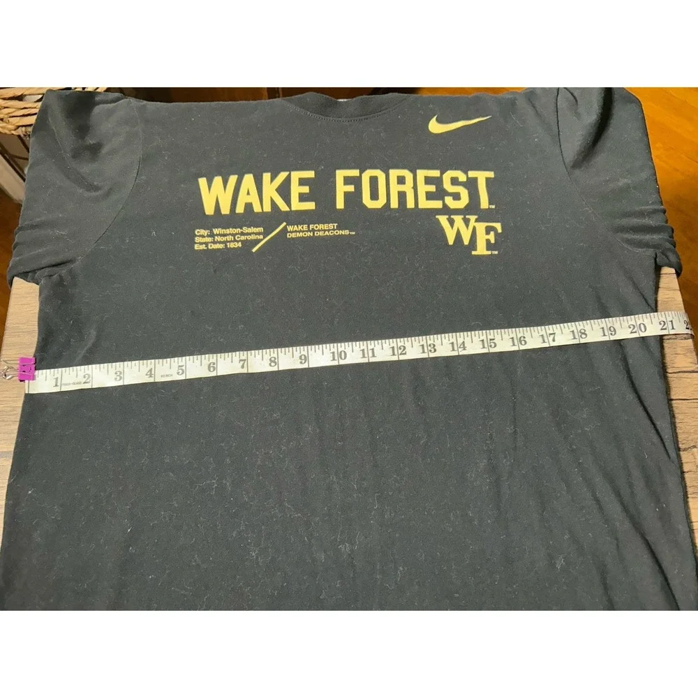 Wake Forest Men's M Medium Nike DRI-FIT Long Sleeve Shirt‎